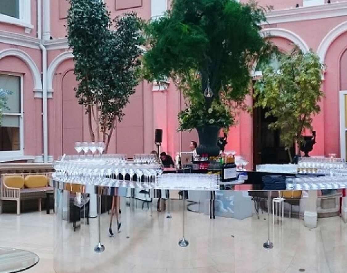 Mirror Bar, Wallace Collection